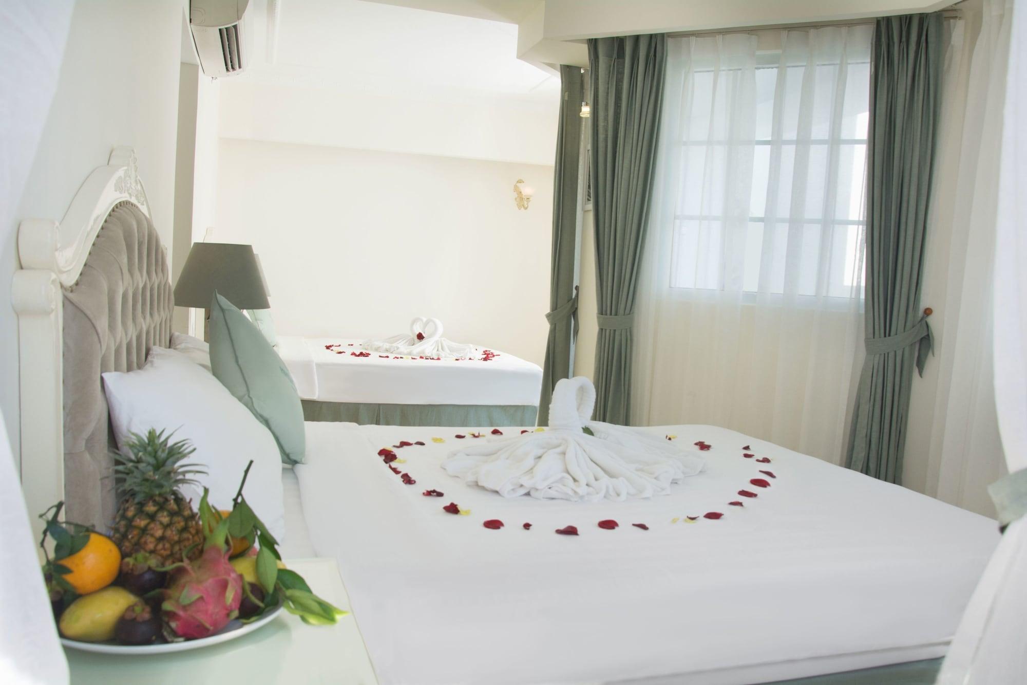 Pavillon Garden Hotel & Spa Nha Trang Beach Exterior photo