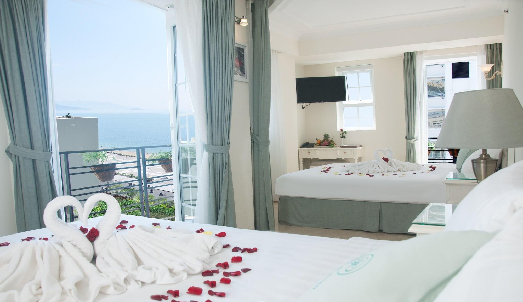 Pavillon Garden Hotel & Spa Nha Trang Beach Exterior photo