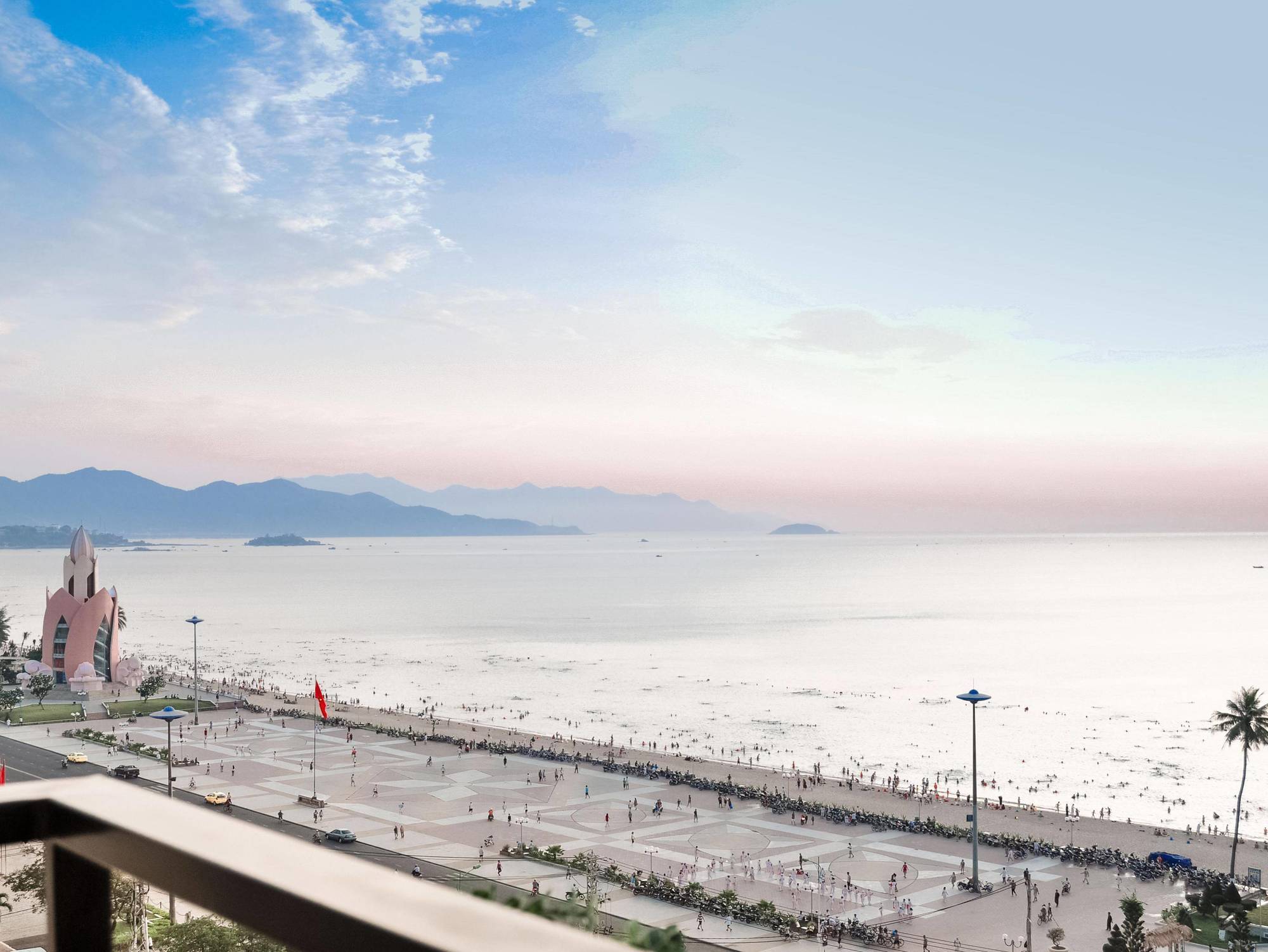 Pavillon Garden Hotel & Spa Nha Trang Beach Exterior photo