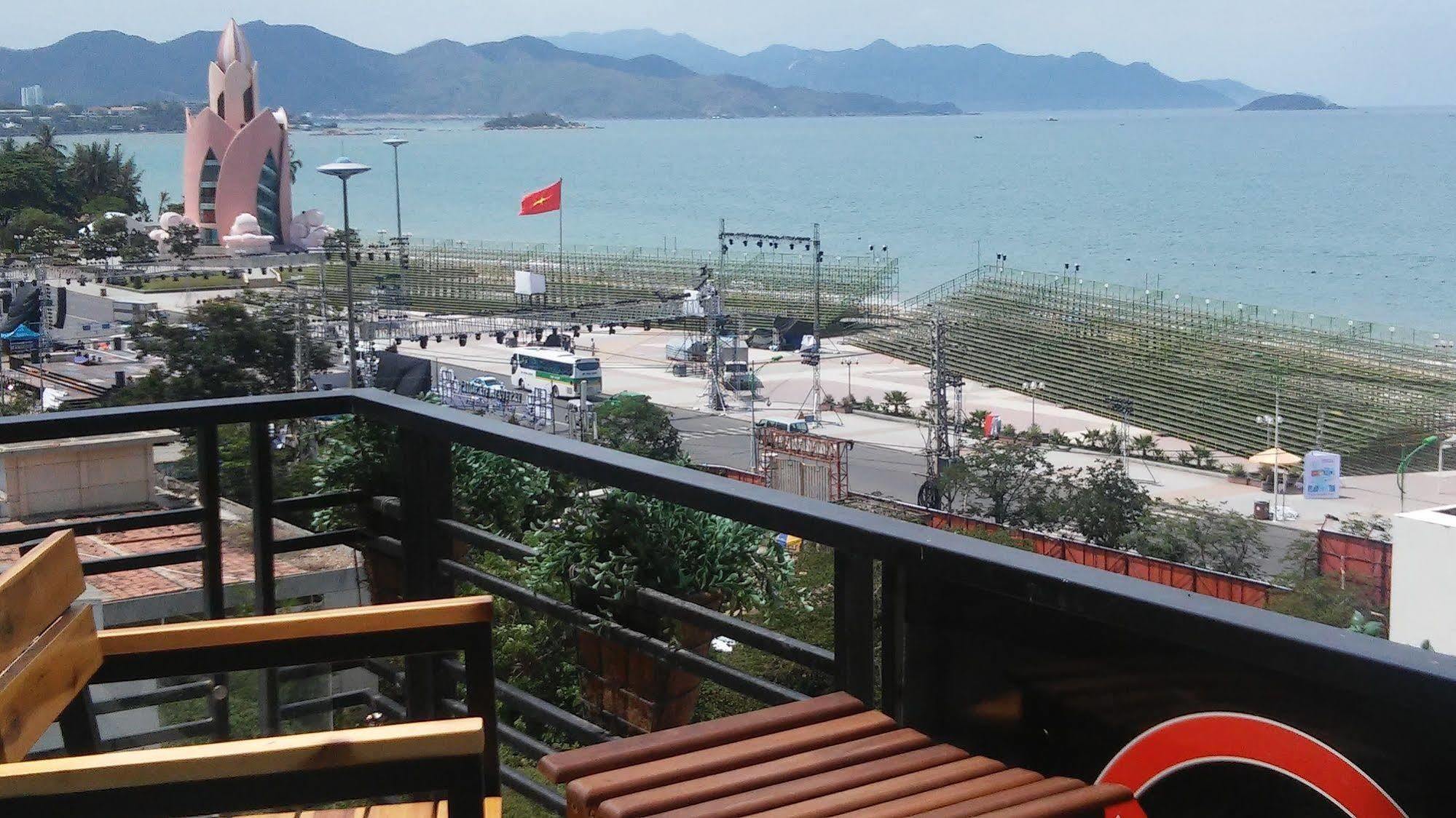 Pavillon Garden Hotel & Spa Nha Trang Beach Exterior photo
